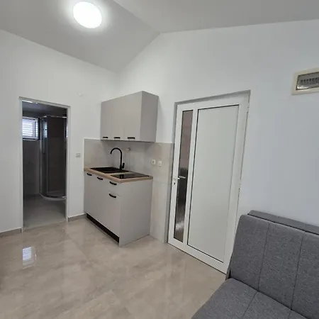 Bilaver - A5 Appartement Turanj